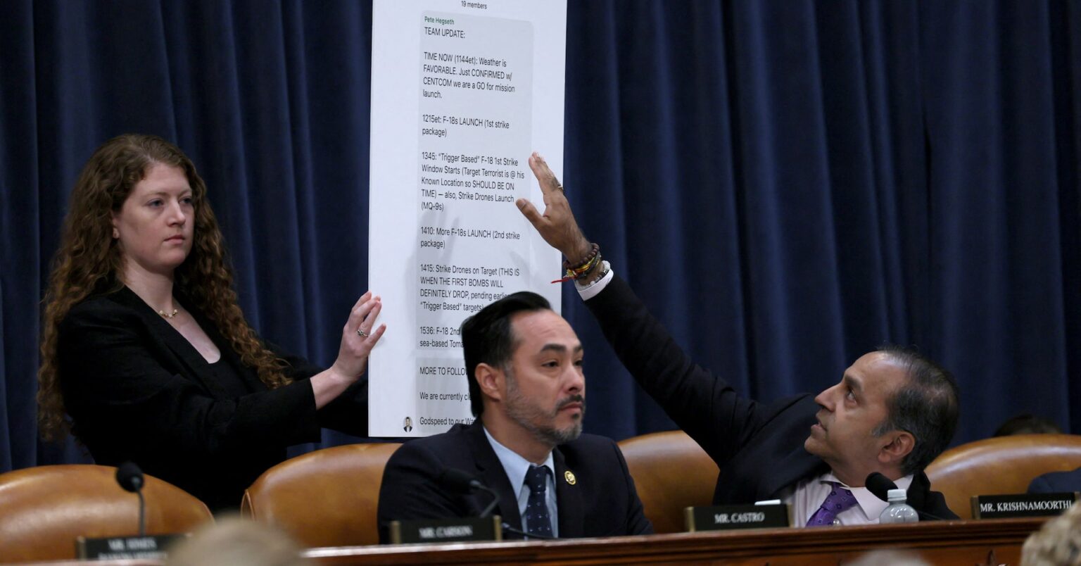 米誌、フーシ派攻撃のチャット公開 民主党は高官に辞任要求 | ロイター 米誌、フーシ派攻撃のチャット公開 民主党は高官に辞任要求 | ロイター