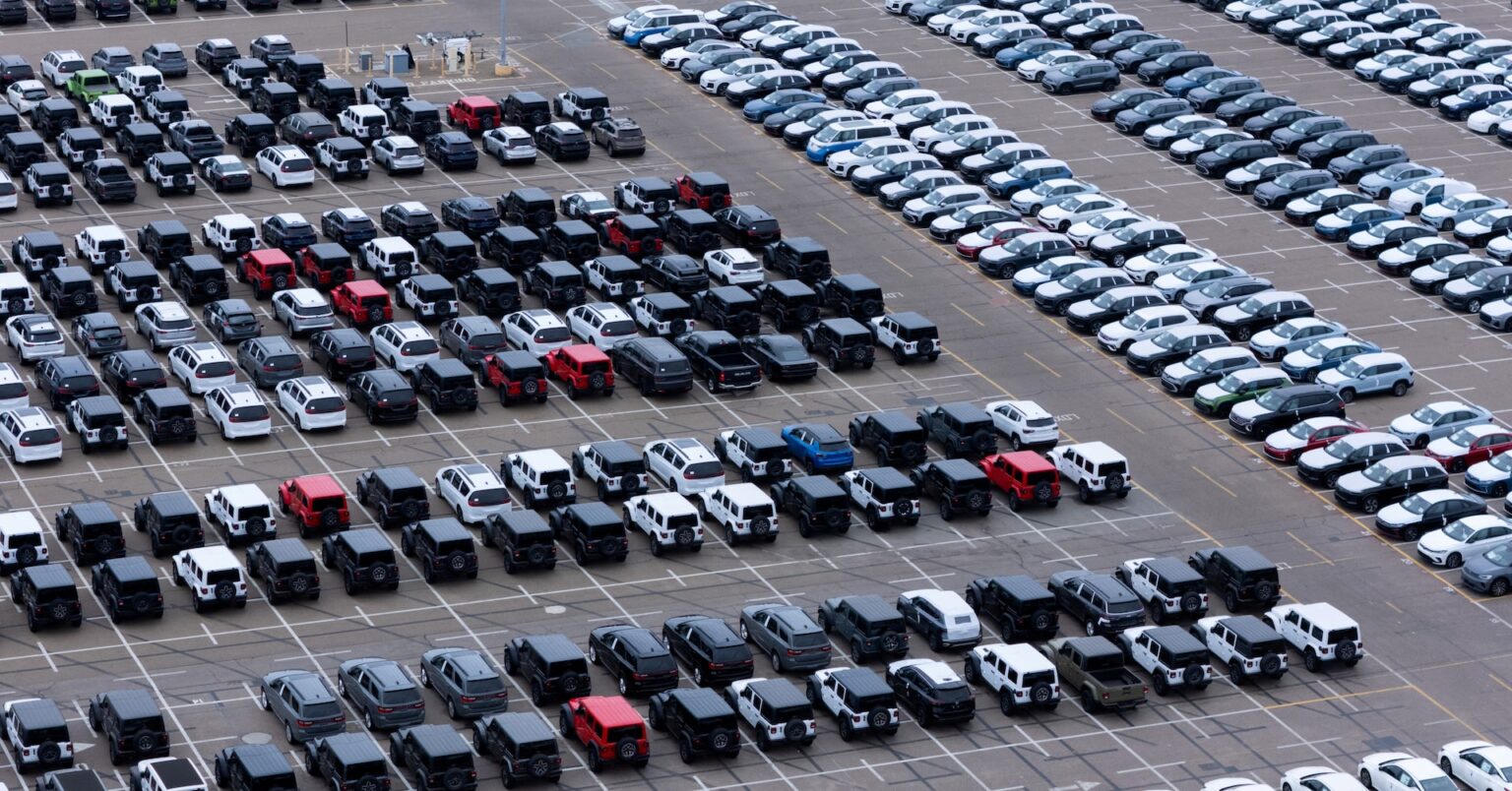 トランプ氏、米国製以外の自動車に25％の関税発表　4月2日発効 | ロイター