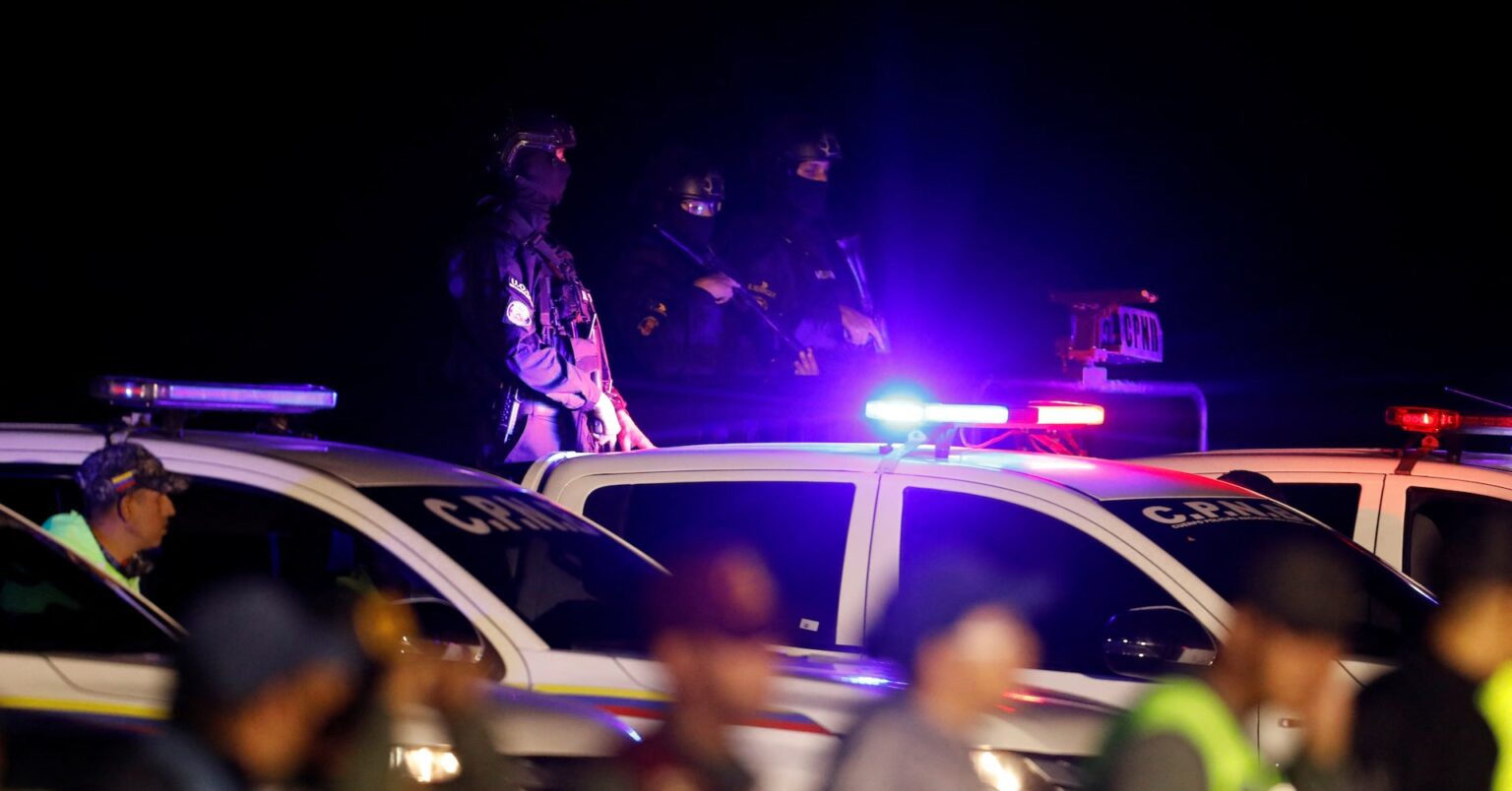 トランプ氏の移民政策、49％が支持　物価対策評価は38％＝米調査 | ロイター