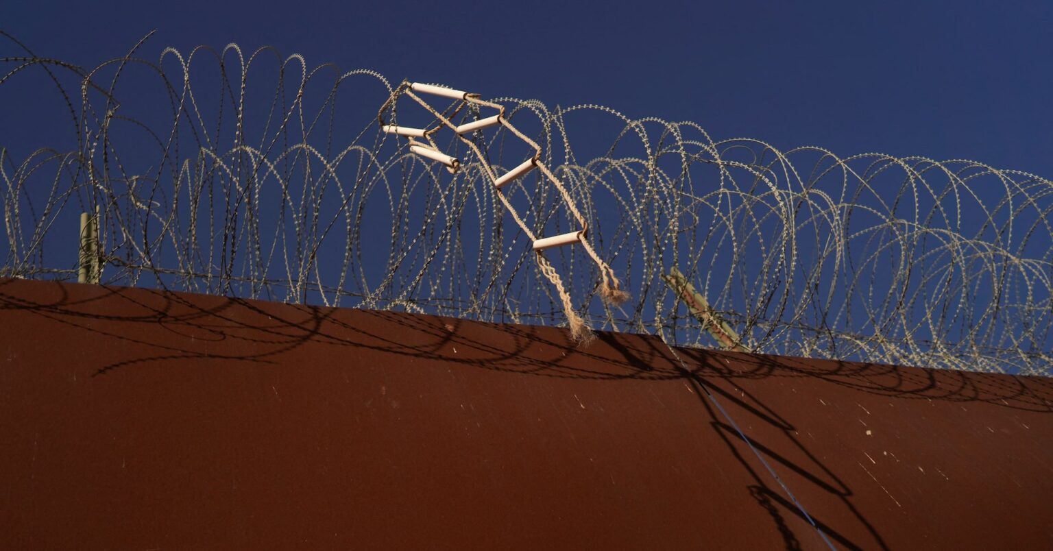 メキシコ、米から強制退去の移民約1.1万人受入れ　トランプ氏就任以降 | ロイター
