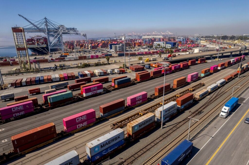 米国の財貿易赤字、４カ月ぶりに縮小－自動車などの輸出増加が寄与 - Bloomberg