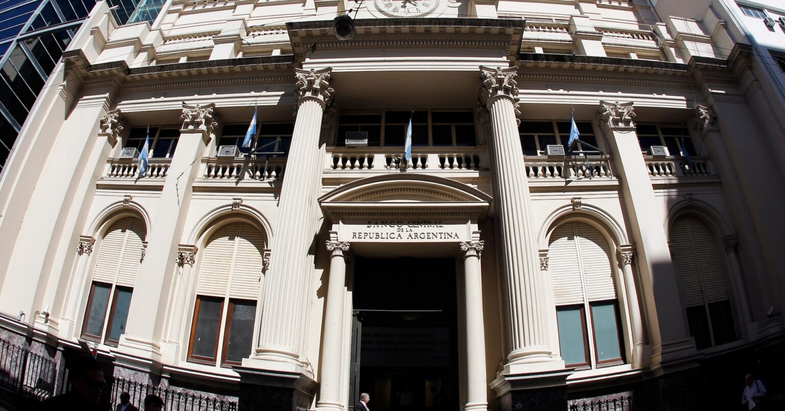 アルゼンチン中銀、政策金利29％に引き下げ　インフレ鈍化で | ロイター