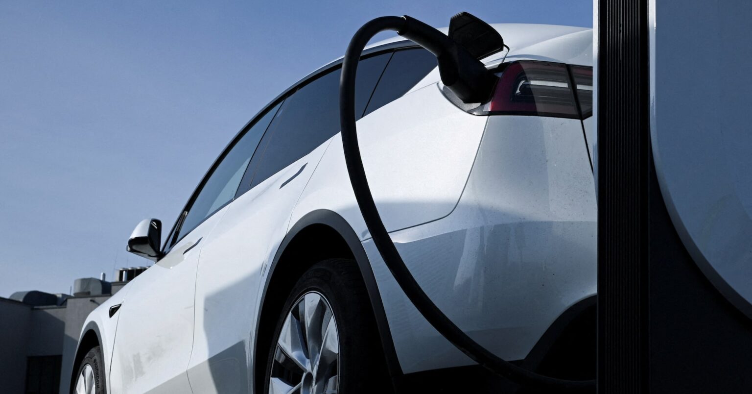 欧州ＥＶ販売、2月は増加　米テスラは2カ月連続マイナスでシェア縮小 | ロイター