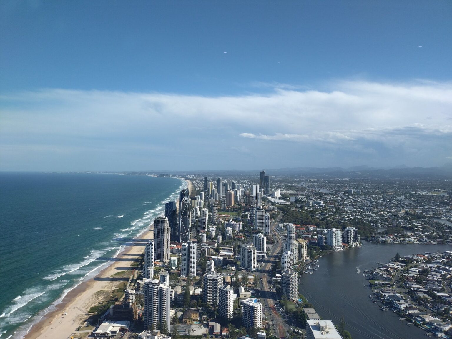 オーストラリア最大のビーチリゾート・ゴールドコーストは森もアートもスゴい 注目度急上昇中、オーストラリア東海岸、三都市の旅へ（その2） | JBpress autograph