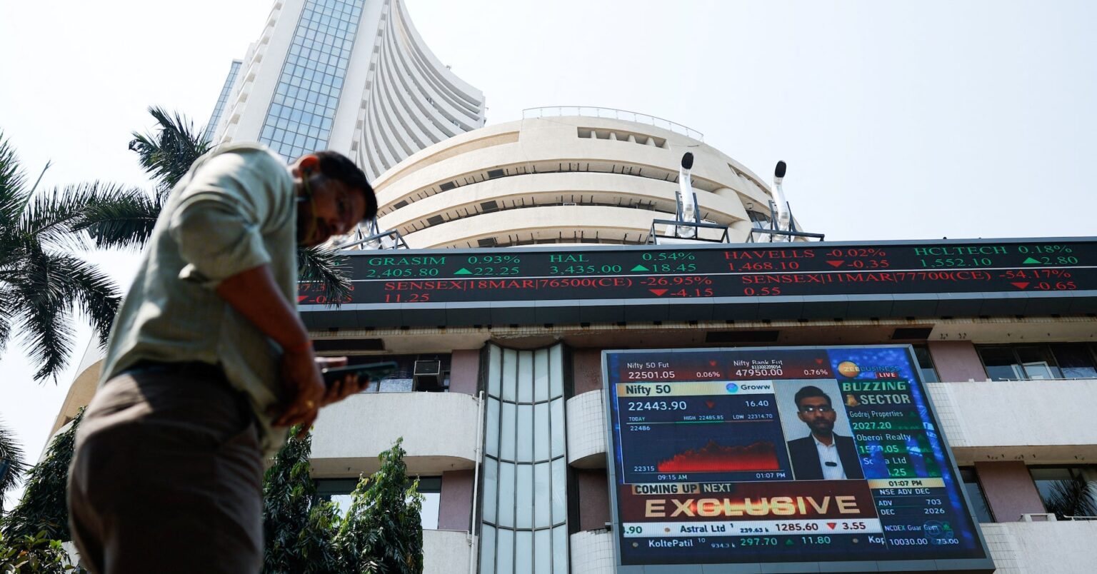 インド、企業への海外からの投資制限緩和へ　資本流入促進＝関係筋 | ロイター