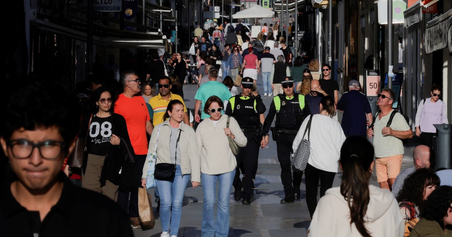 スペイン格付け見通し「ポジティブ」に引き上げ＝フィッチ | ロイター