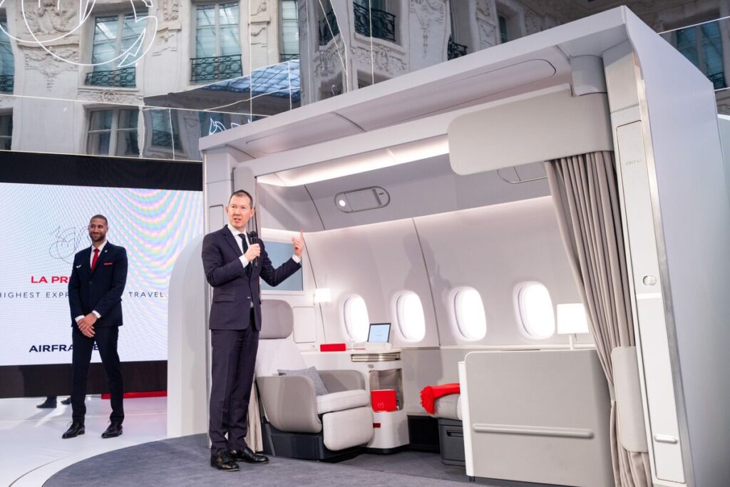 エールフランス、ファーストクラス一新－プライベートジェット級体験 - Bloomberg