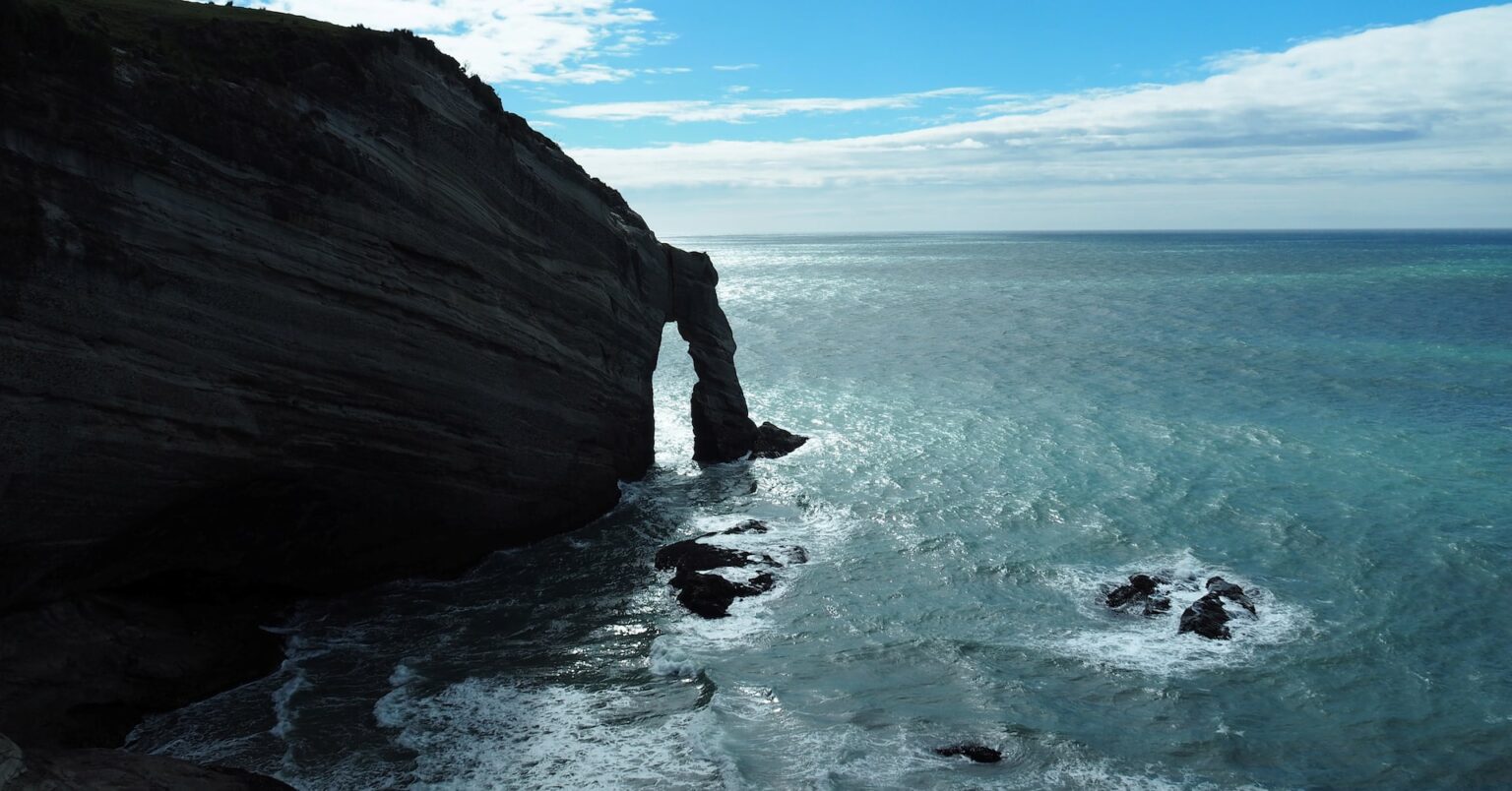 ＮＺ、外国人への観光税を10月から3倍に　業界は反発 | ロイター