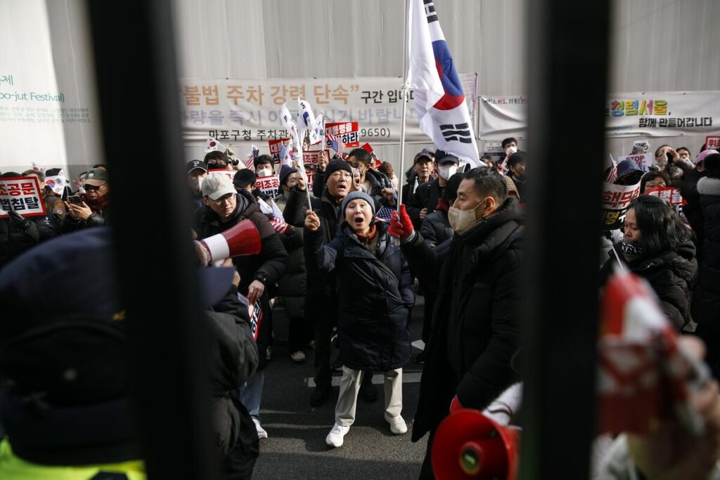 韓国大統領を正式に逮捕、裁判所が新たな令状発布－非常戒厳巡り - Bloomberg
