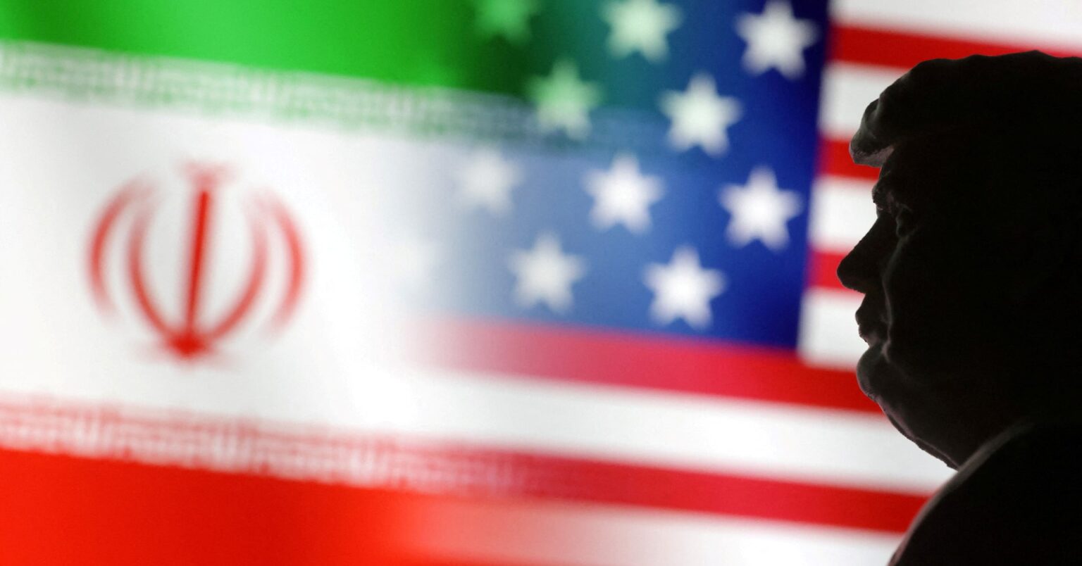 イランが核合意結ばないなら爆撃や二次関税も＝米大統領 | ロイター