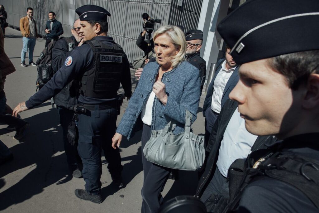 ルペン氏、2027年大統領選出馬禁止に－ＥＵ補助金の横領で有罪判決 - Bloomberg