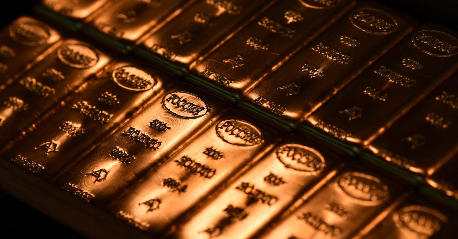 金、3100ドルの大台突破　四半期上昇幅は86年以来最大に | ロイター