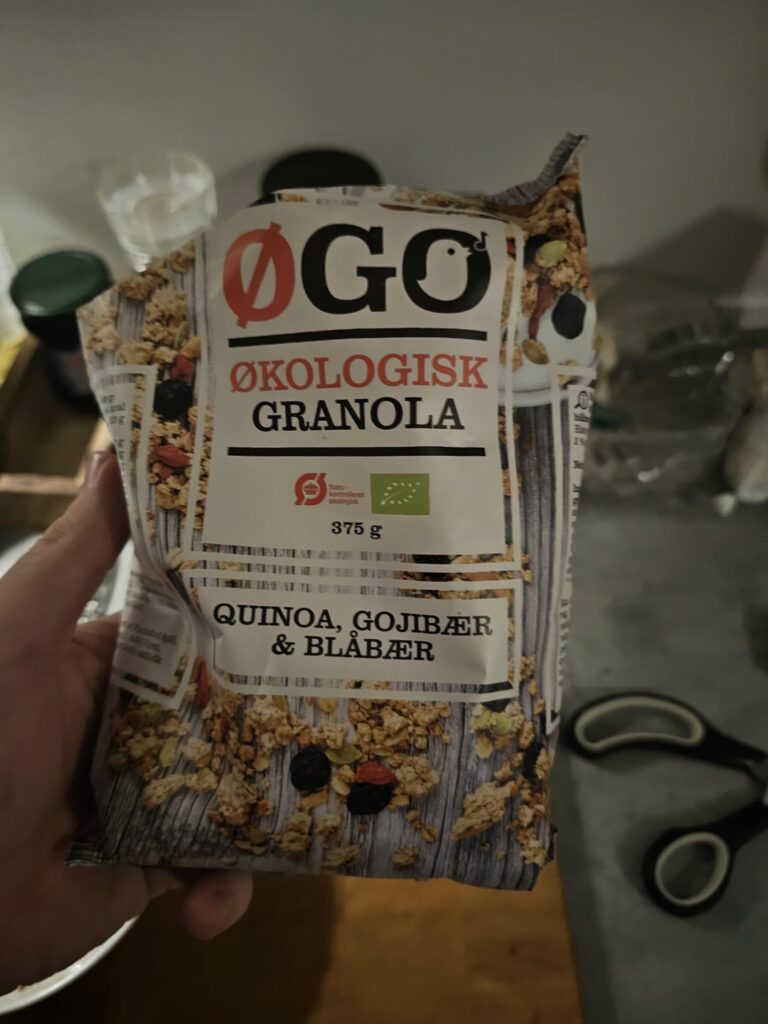 ネットのオーガニックグラノーラは小麦粉をクソしています