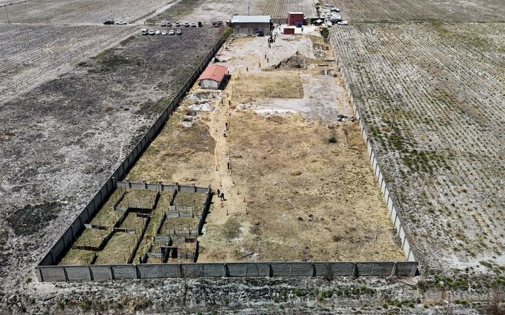 人骨・靴・衣類発見の「大量殺人現場」公開 メキシコ