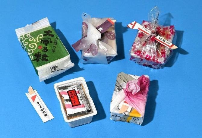 偶然なのか、コピーなのか…“そっくり銘菓”の謎に迫った 筑紫もち、桔梗信玄餅…うり二つが全国各地に（西日本新聞） - Yahoo!ニュース