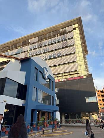 クスコ市Andina大学の外観