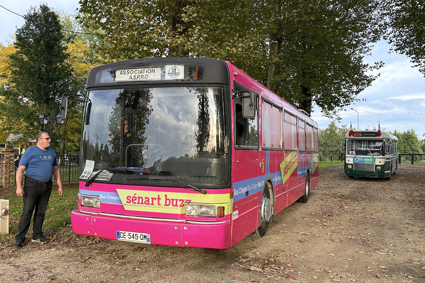 カラーリングは、現役時代末期に路線バス乗車マナー啓蒙のため、教育機関を巡回したときのものである。