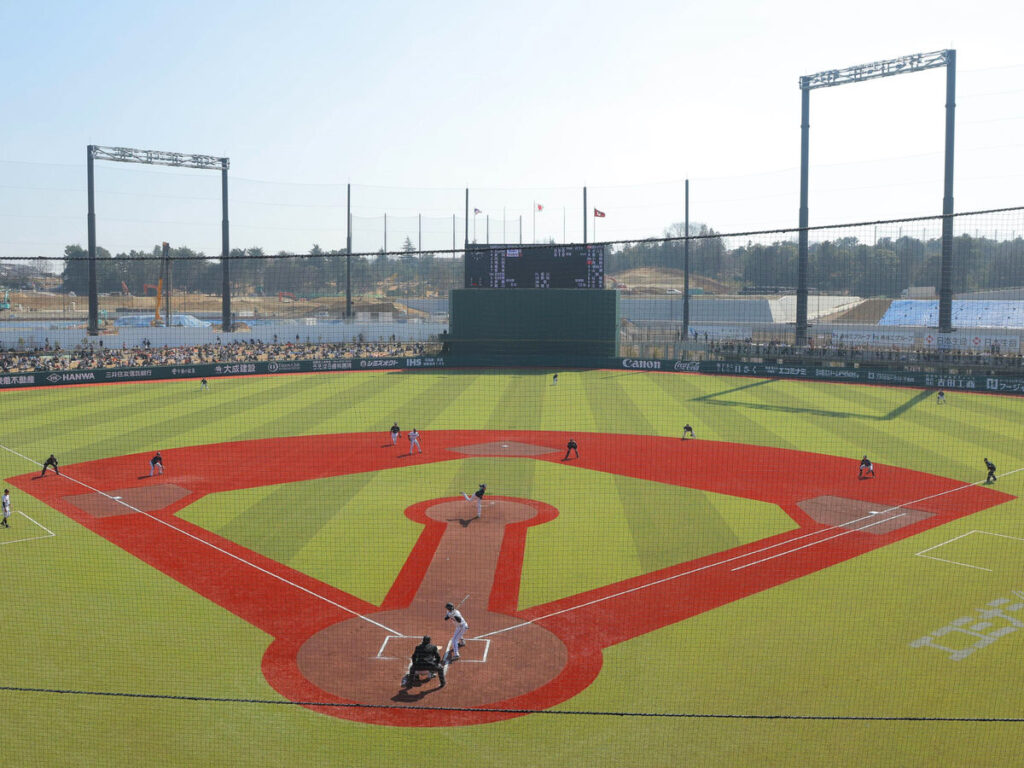 マウンドとホームとの間が土になっているＧタウン