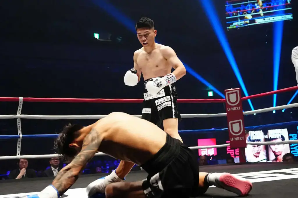 アマ世界王者・坪井智也がプロデビュー戦で圧巻2回TKO勝ち　ヤジ飛んだ直後に2度倒す― スポニチ Sponichi Annex 格闘技