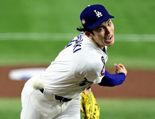 米大リーグデビューを果たした、ドジャース先発の佐々木（１９日、東京ドームで）＝須藤菜々子撮影