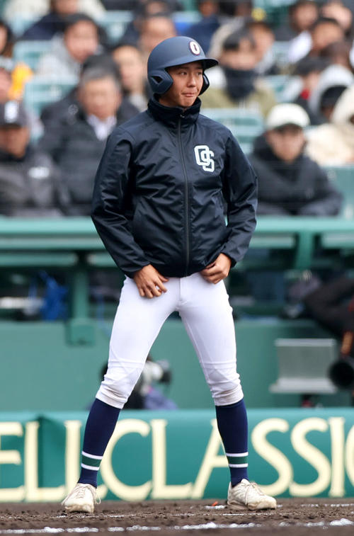 【センバツ】沖縄尚学の阪神田中秀太コーチ次男が一家3代目で聖地初白星 V候補・横浜に挑戦状 – センバツ : 日刊スポーツ 青森山田対沖縄尚学 阪神田中秀太内野手守備走塁コーチの次男で沖縄尚学・三塁コーチャーの田中彪斗(撮影・上山淳一)