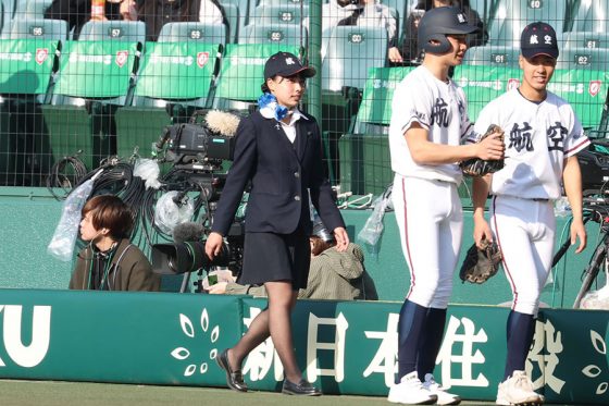 女子1人でベンチ入り、家族に続いた甲子園の景色　CA風制服が話題も…描く将来像 | Full-Count