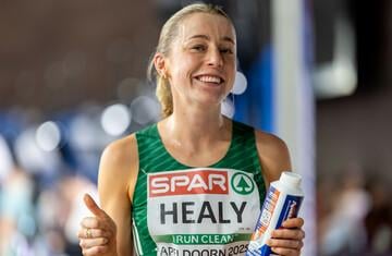 女性の3000mの最終結果：サラヒーリーがゴールドを獲得します