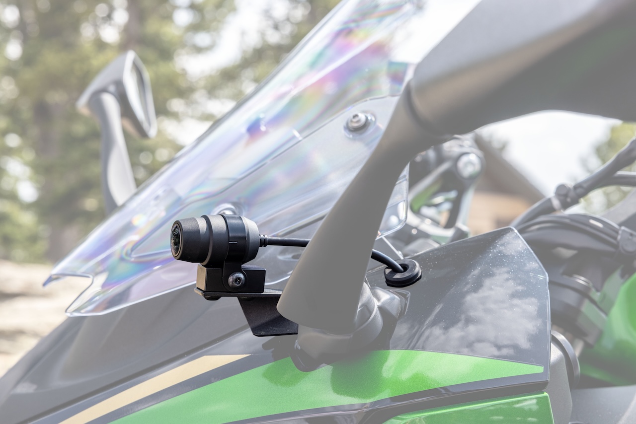 カワサキ、新型『ニンジャ1100SX』を発売。ブレンボ、オーリンズの装備を奢られたSEも新登場