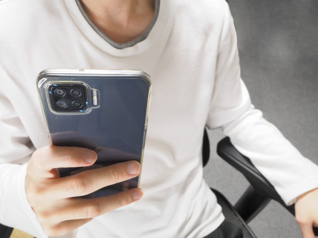 Google Pixel 9aがFCC認証取得 衛星通信対応でミッドレンジの概念を覆す可能性 | Gadget Hack