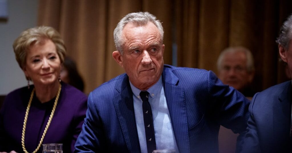 RFK Jr.は、鳥インフルエンザと戦うための不穏な計画を発表します。