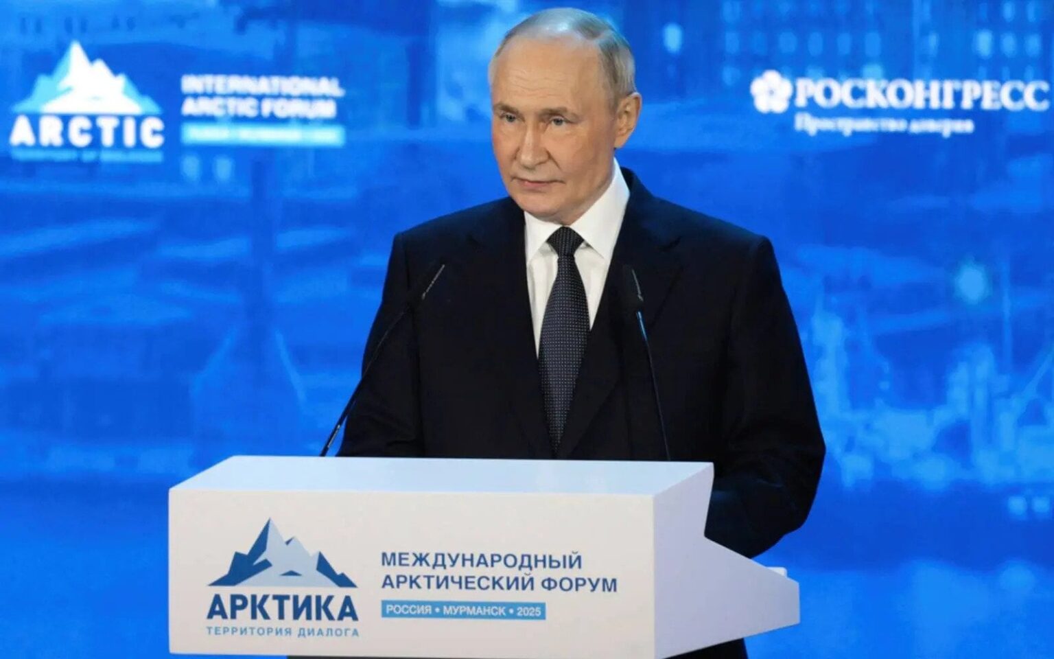 プーチン大統領はアイスランドへの米国の関心を示唆している、と元大臣は言う