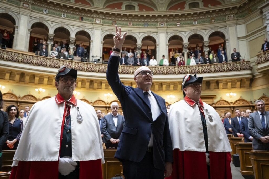 マーティン・フィスターは、新しいスイス政府の大臣と名付けられました