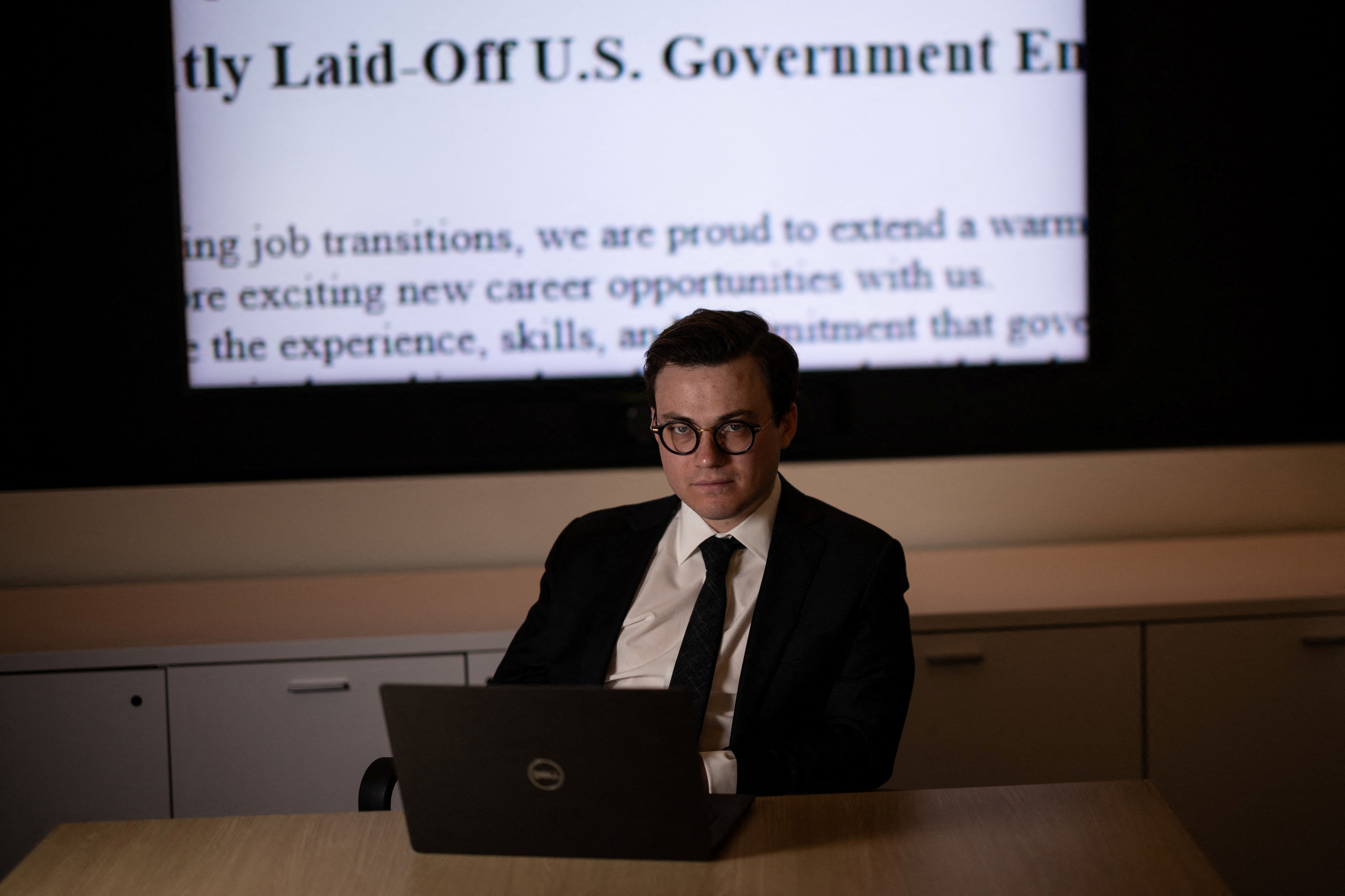 中国の秘密ネットワーク、解雇された米政府職員に採用活動＝調査