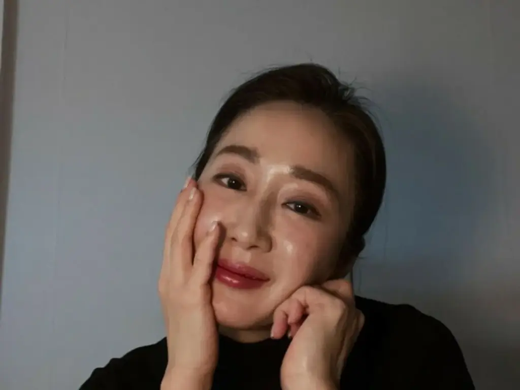 犠牲者が発生しているのに？タレントのキム・ギョンファ、陥没事故による娘の代替給食に「不満」発言→結局謝罪 | wowKorea（ワウコリア）