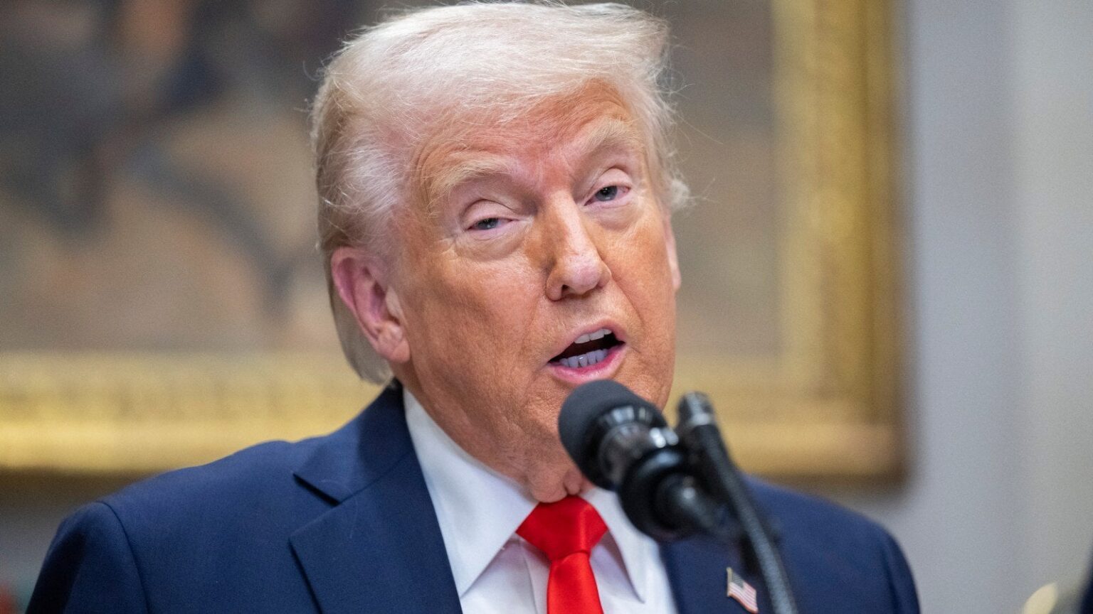 トランプは、彼がアメリカ人に彼の貿易戦争のために苦しむことをいとわないことを認めている