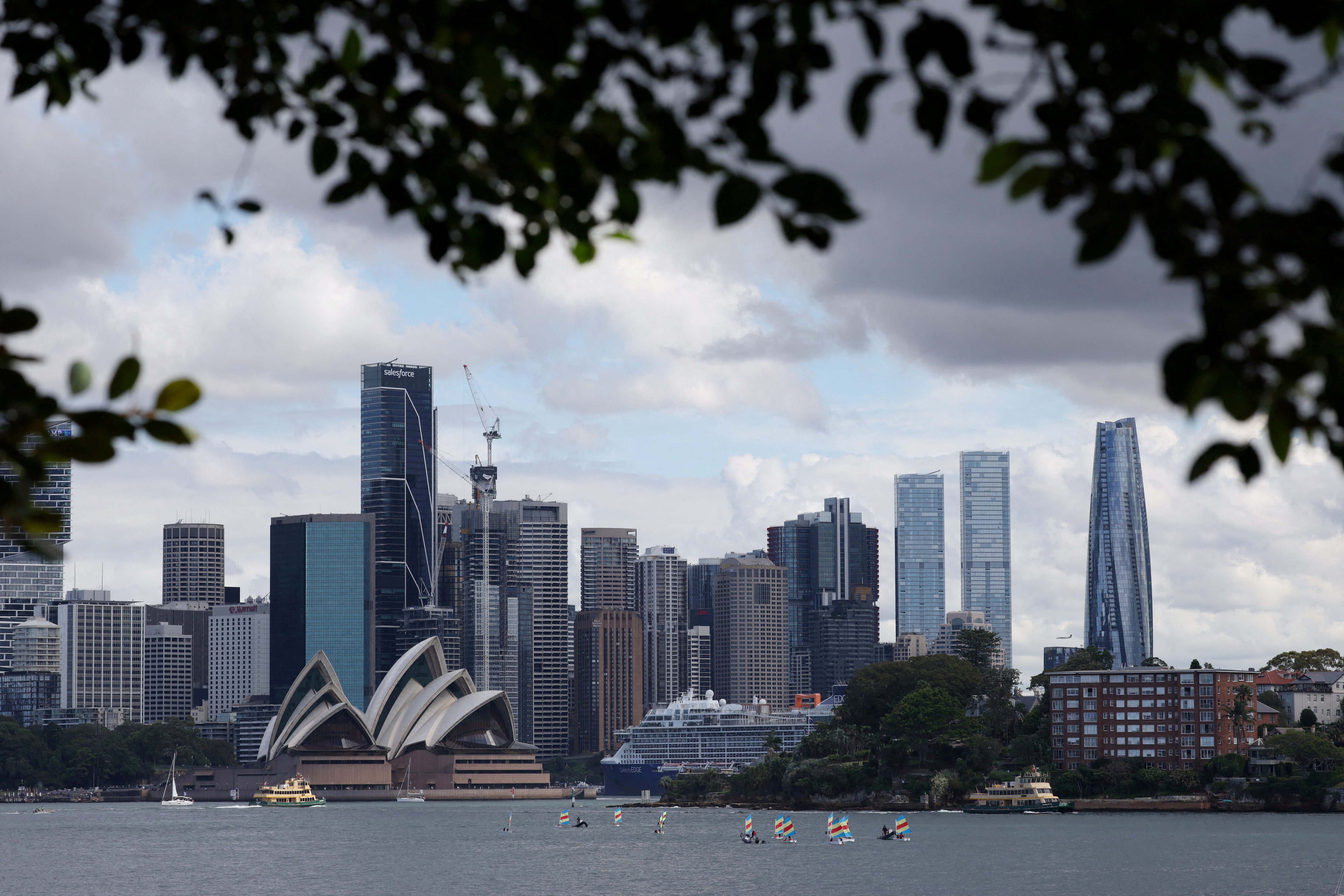 豪政府職員の在宅勤務禁止、総選挙の新争点に 野党案に労組反発