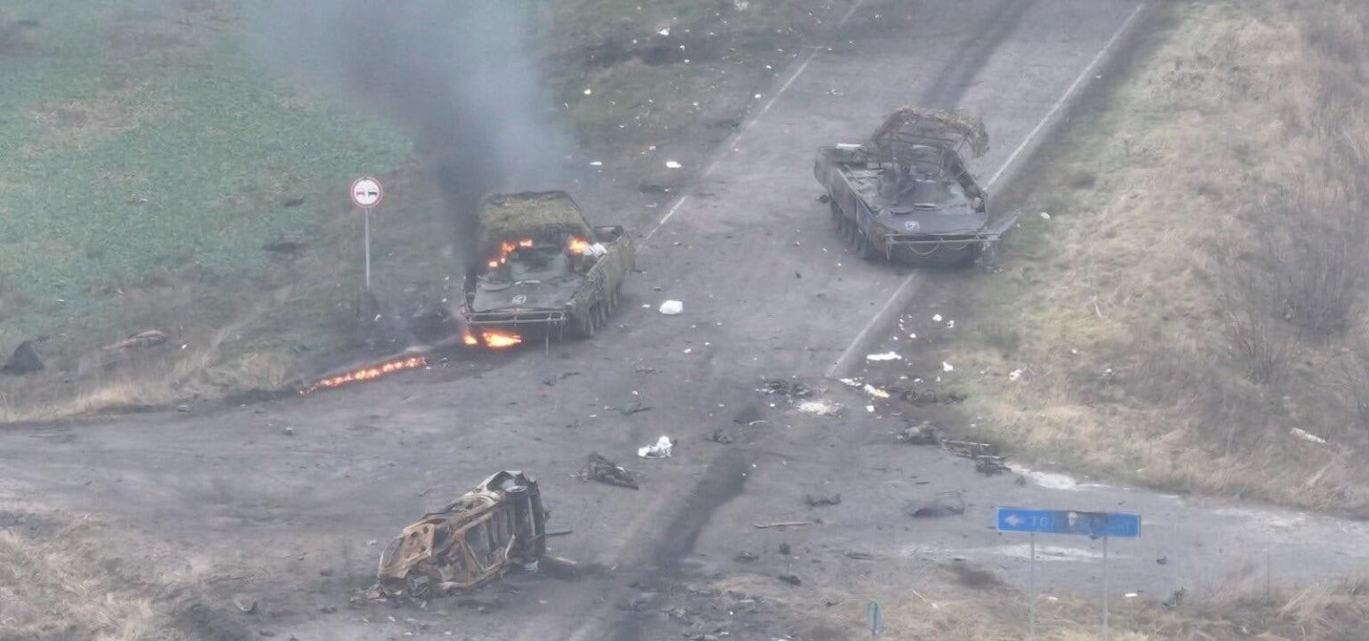 いいえ、ロシアはクルスクの何千人ものウクライナ軍を囲んでいません