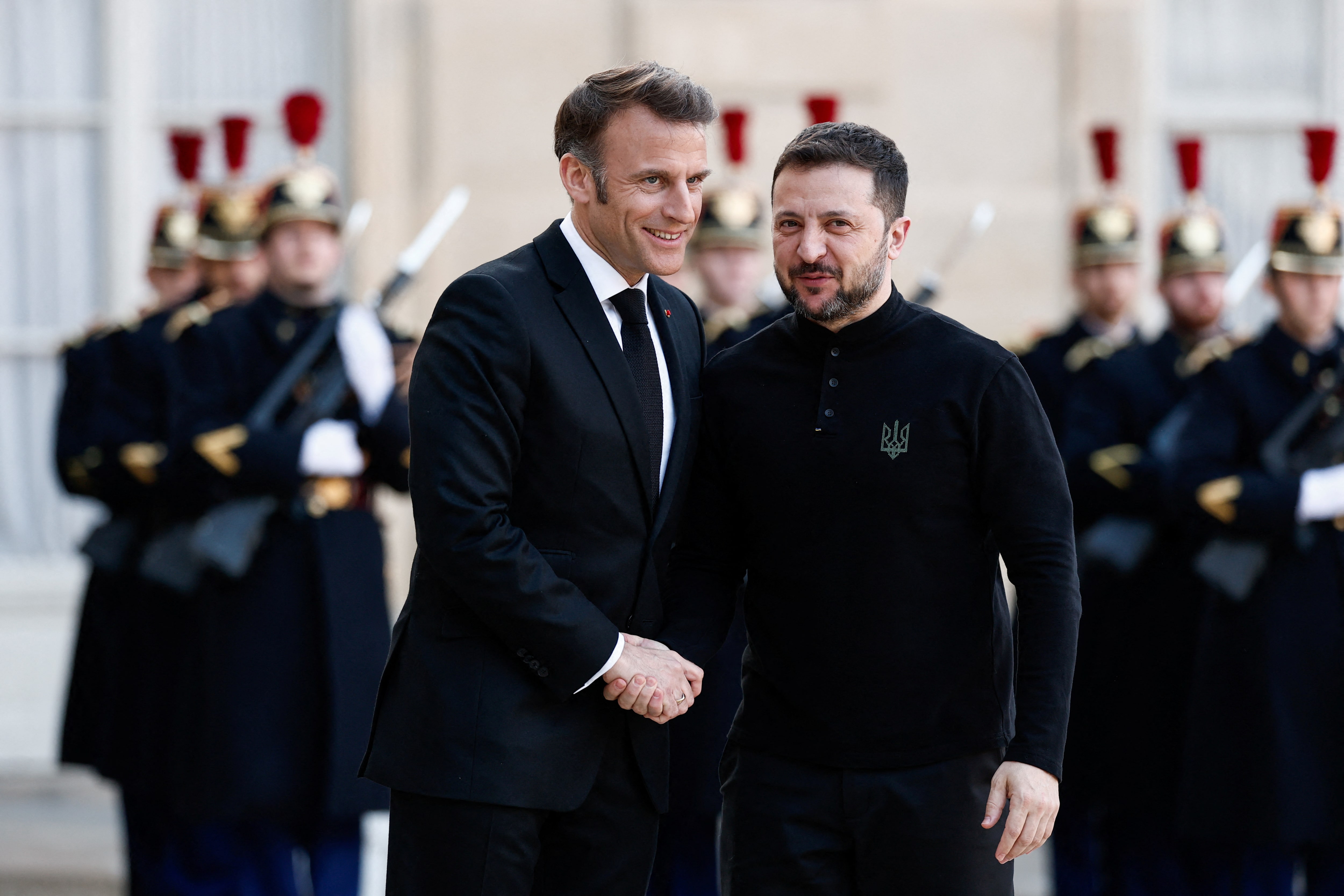 仏大統領、20億ユーロの対ウクライナ追加軍事支援発表