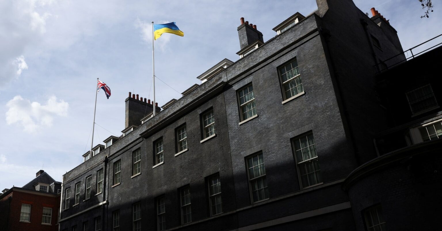ウクライナは、ロシアの凍結資産によって保護された英国から最初の資金を得る、とキエフは言う