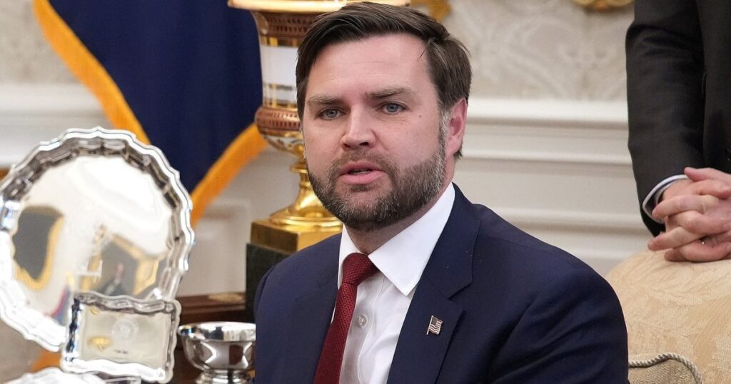 ヴァンス副大統領に「スキーするならロシアへ行け」。ゼレンスキー大統領を批判後、大規模抗議で迎えられる ― ウクライナのゼレンスキー大統領を厳しく批判したヴァンス大統領が、自国の市民から抗議された