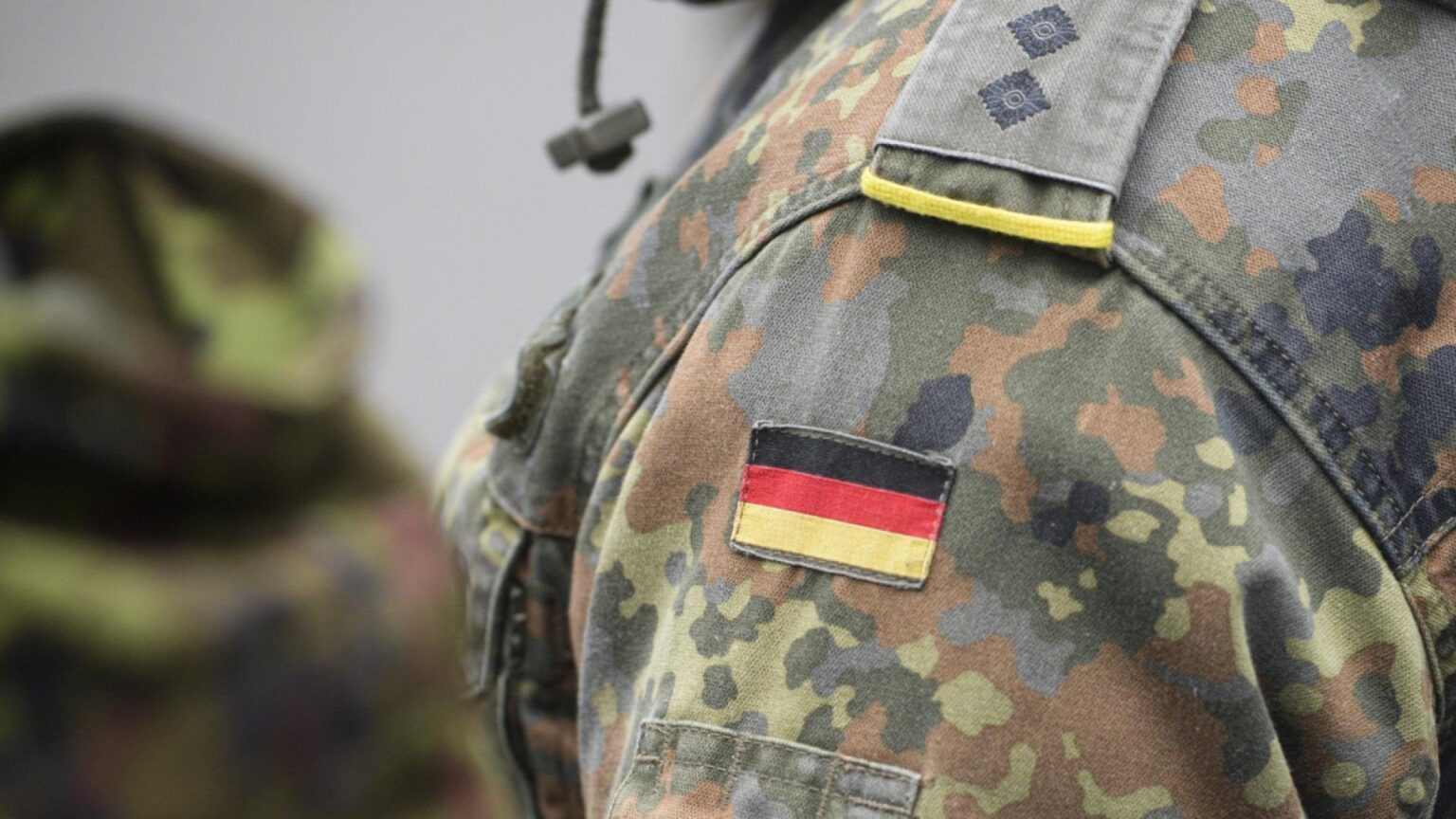 義務的な兵役をドイツに戻す - 年末までに選挙に勝ったCDUコールとグリーンズがあります