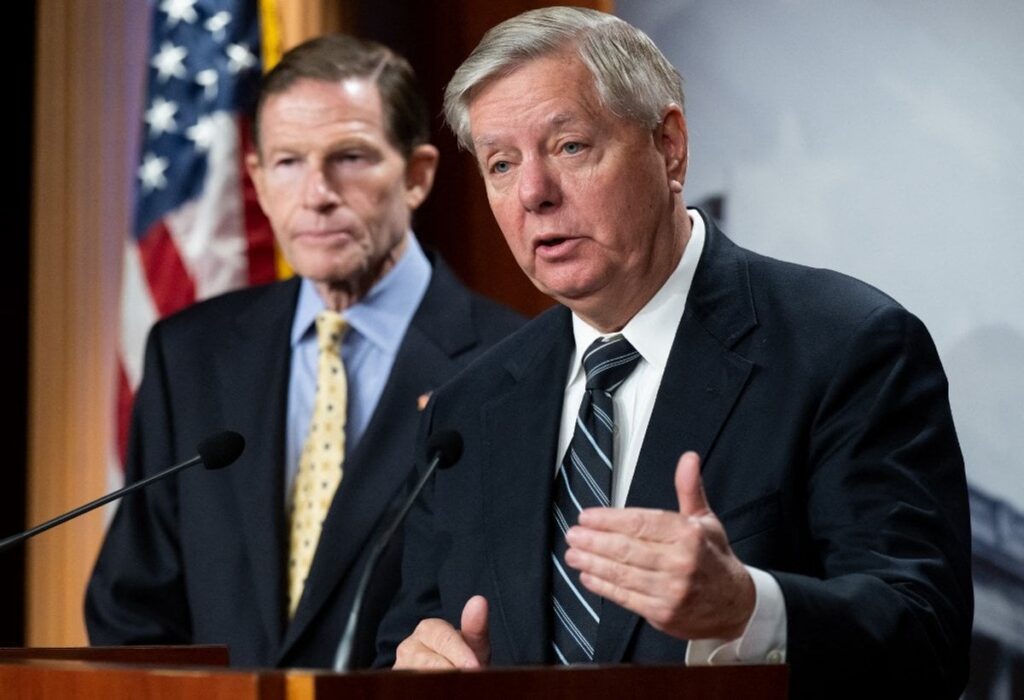 米国上院議員は、トランプ政権にウクライナに押収されたロシアの資産を使用するように押し進める