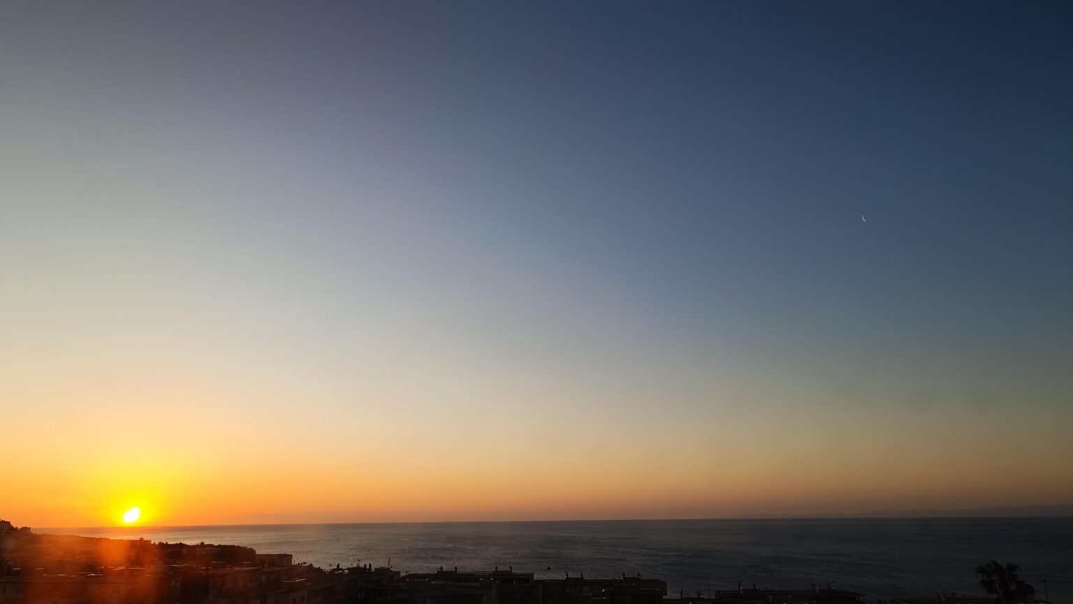 Ceutaの今日の夜明け