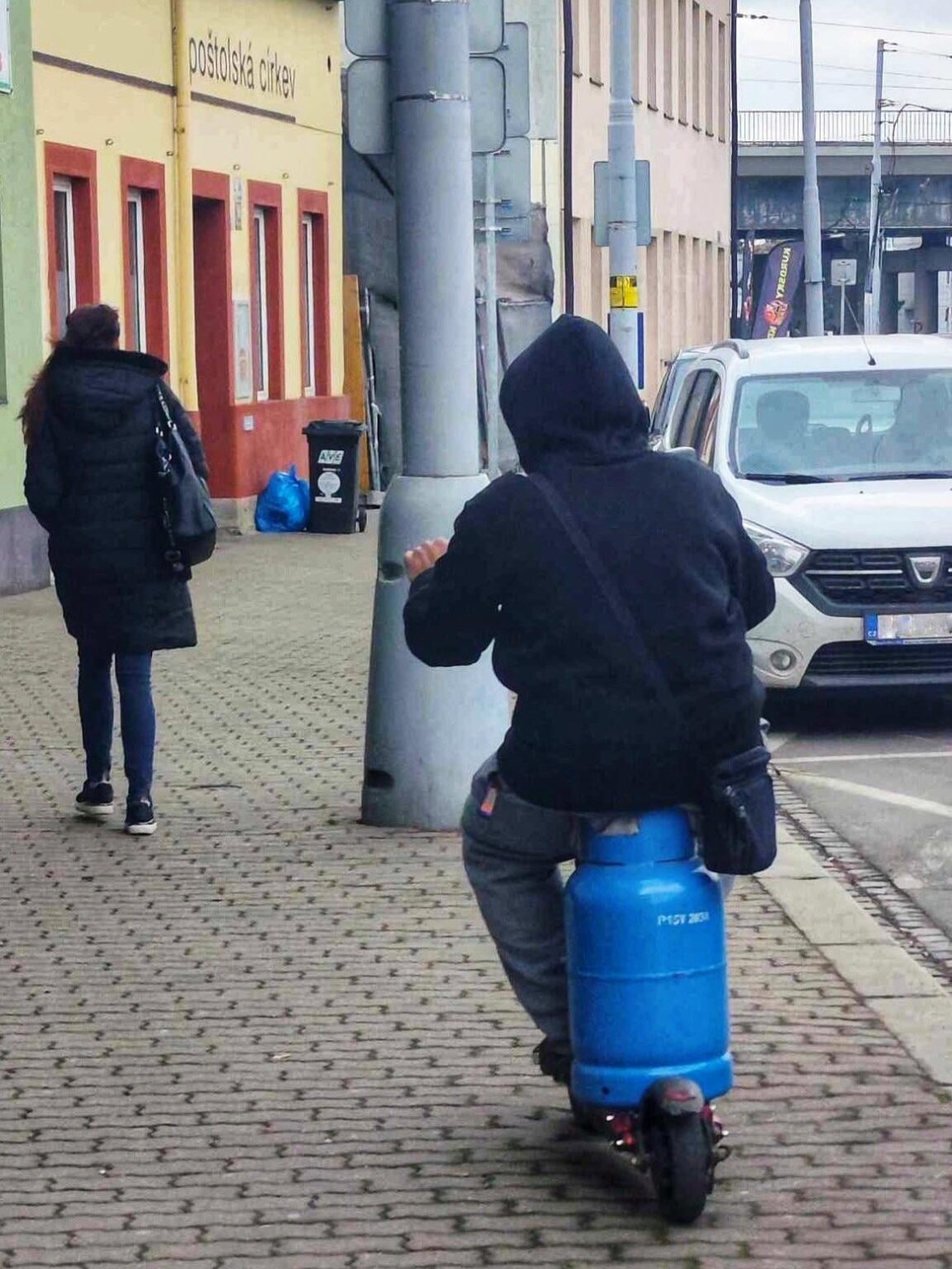 ロケットマンまたはガスによる危機の解決に関する専門家、brno