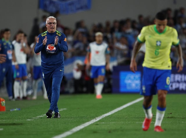 HLV Ancelotti lên tiếng về việc dẫn dắt đội tuyển Brazil, Pep Guardiola cũng là ứng viên- Ảnh 1.