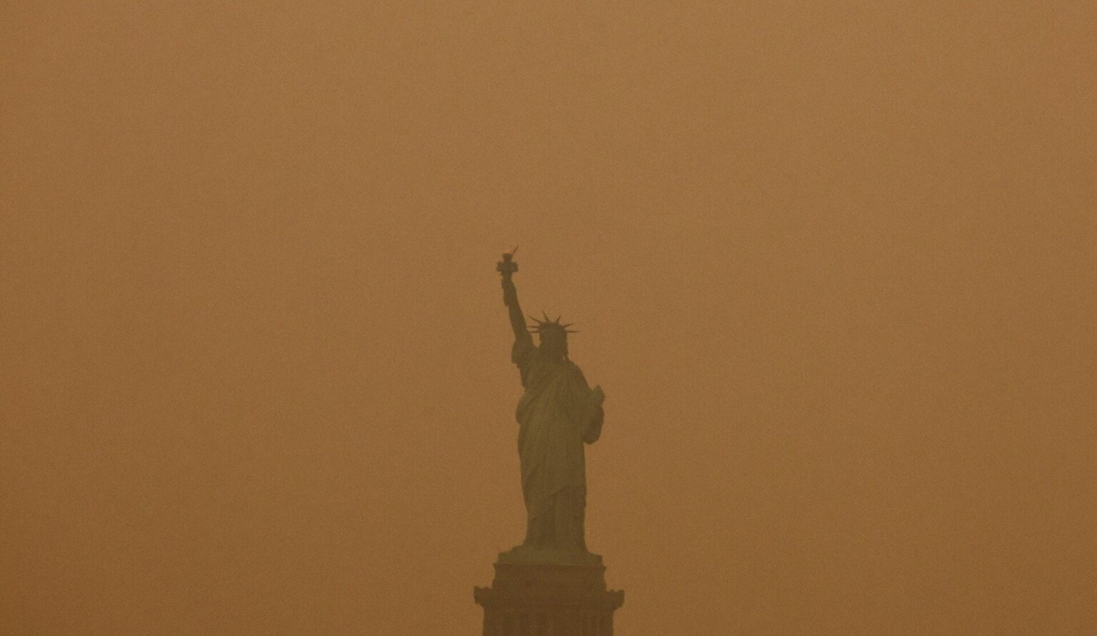 フランスのMEPからアメリカへ：「私たちに自由の像を返してください」