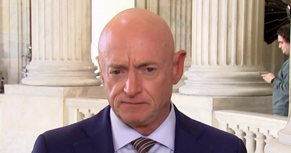「これは彼が最初にめちゃくちゃにしたものではない」：マーク・ケリー上院議員はピート・ヘグセスに辞任を呼びかける