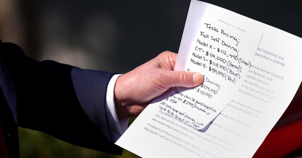 ムスクは文字通りトランプに絶望的な「テスラ広告」の脚本を与えました
