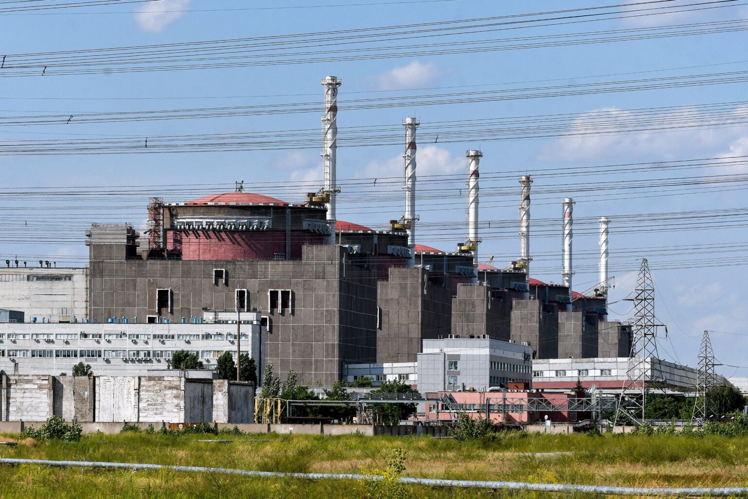 ロシアは、Zaporizhzhiaの原子力発電所を返還するという呼びかけを拒否します