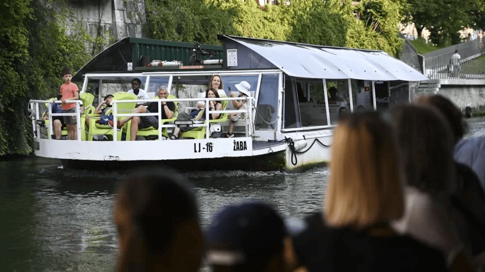 Ljubljanaは、持続可能な河川輸送を導入しています